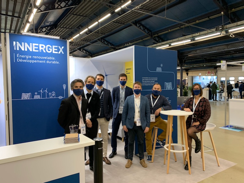Photo de l'équipe de présentation du stand Innergex